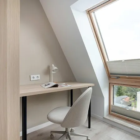 Bright & Cozy With Parking And Balcony By Renters Appartement *