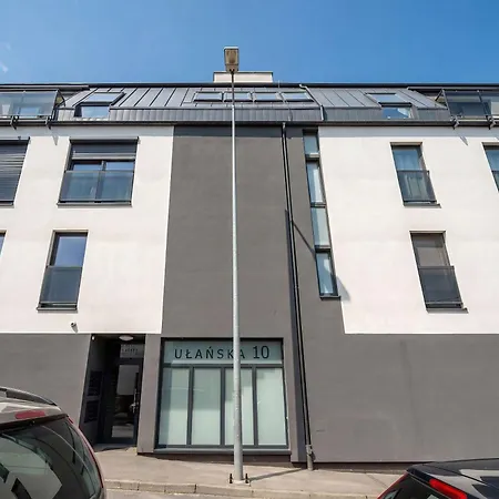 Bright & Cozy With Parking And Balcony By Renters